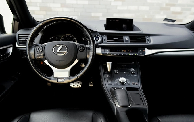 Lexus CT cena 64900 przebieg: 30500, rok produkcji 2016 z Białystok małe 596